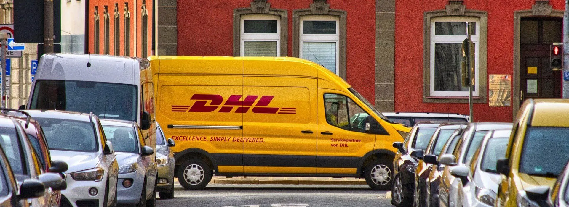 H Case DHL